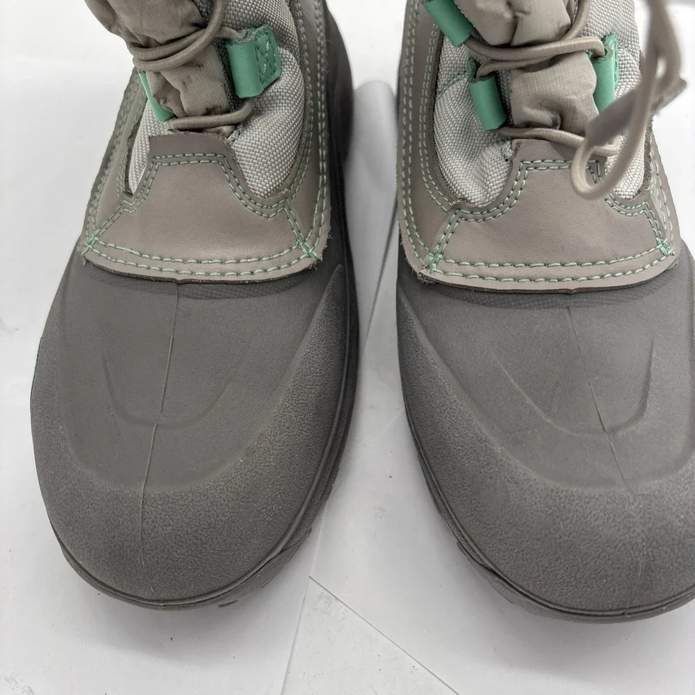 The North Face  Boys Winter Snow Boot Size 7 Gray/Green Waterproof Insulated